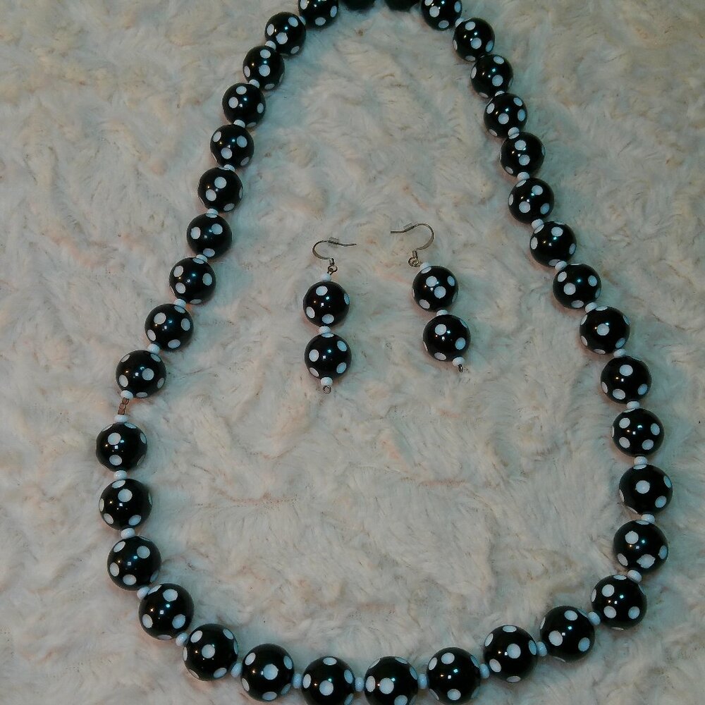 Unique Beads Strand, Elegant Black White Dots Necklace Earrings (315)